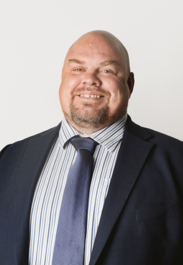Ben-Thomas-photo.png
