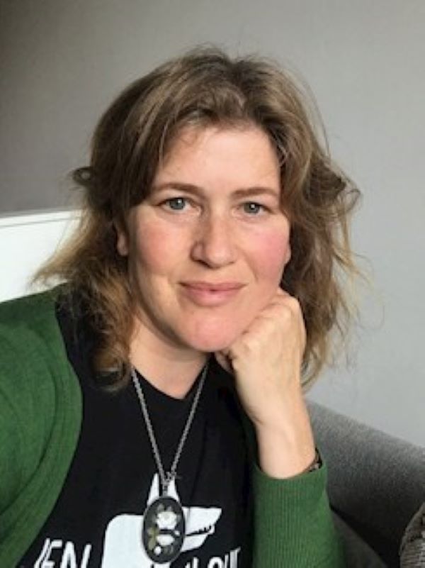 sarah-laing_crop.jpg